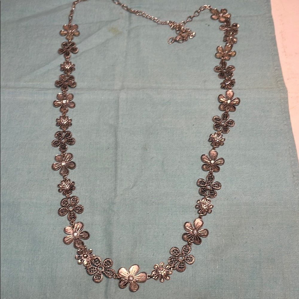 Premier Designs Daisy Flower Chain Necklace Long Silver Tone Rhinestone